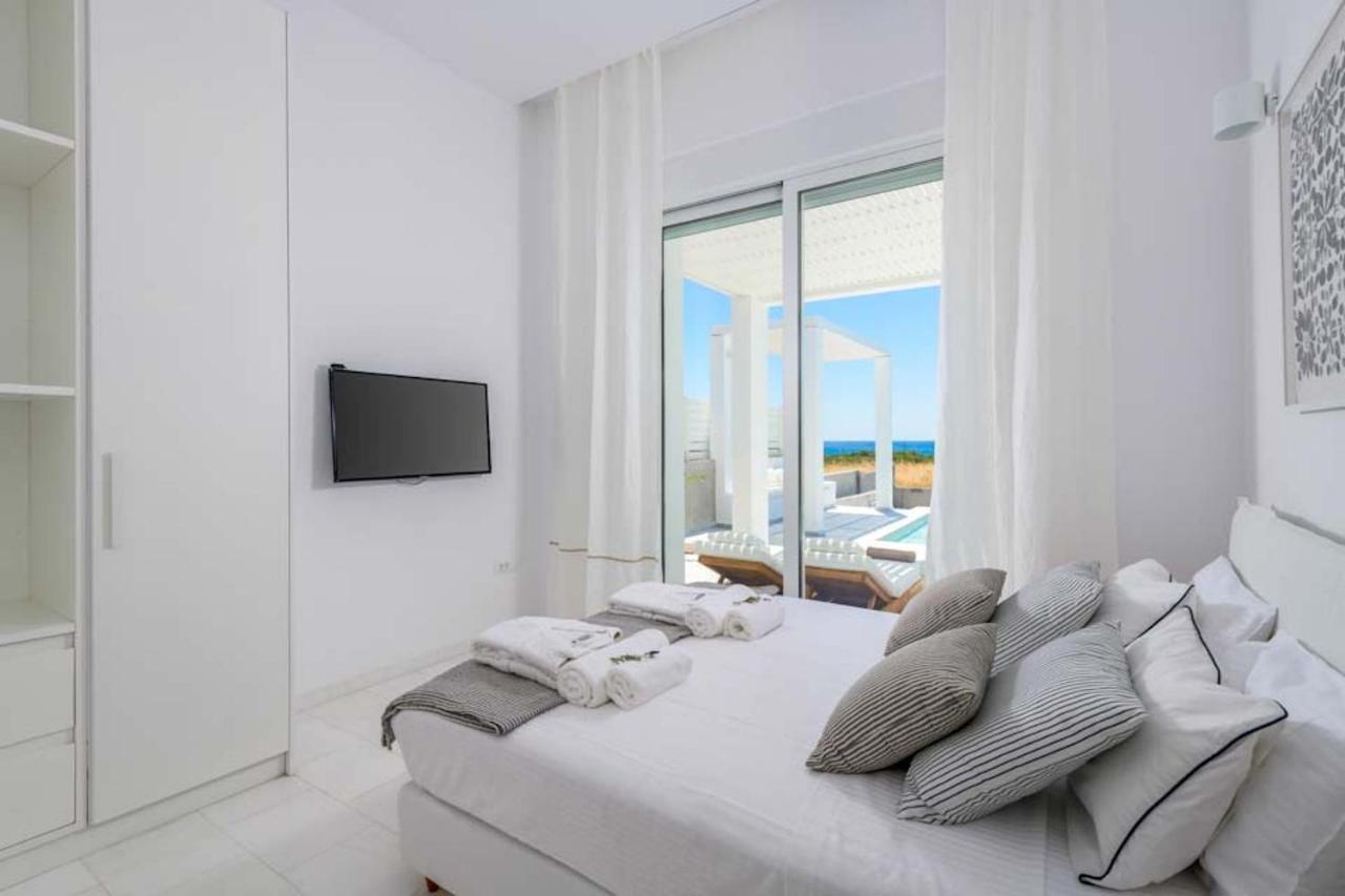 Seashore Beachfront Villa Lakhaniá Exterior foto