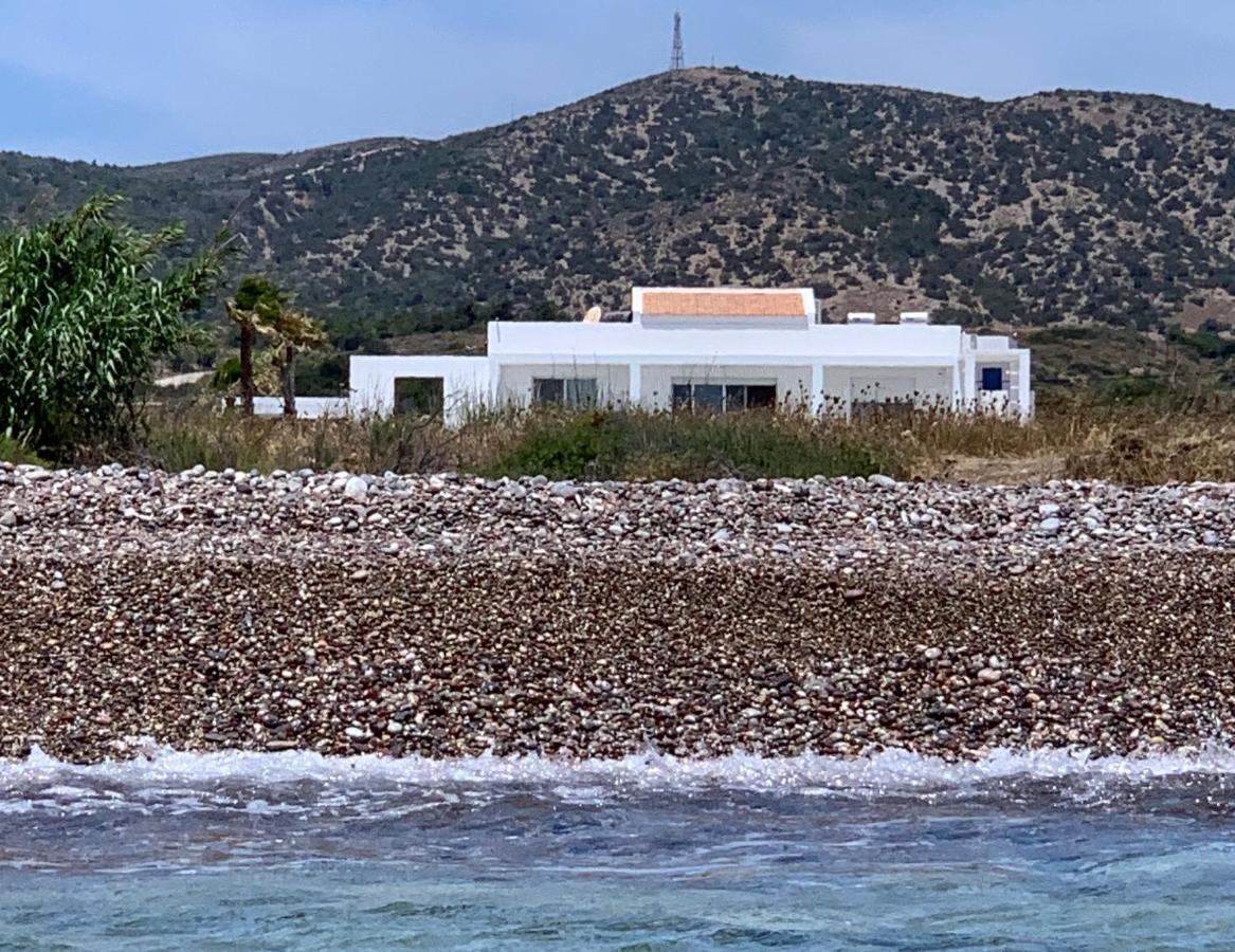 Seashore Beachfront Villa Lakhaniá Exterior foto
